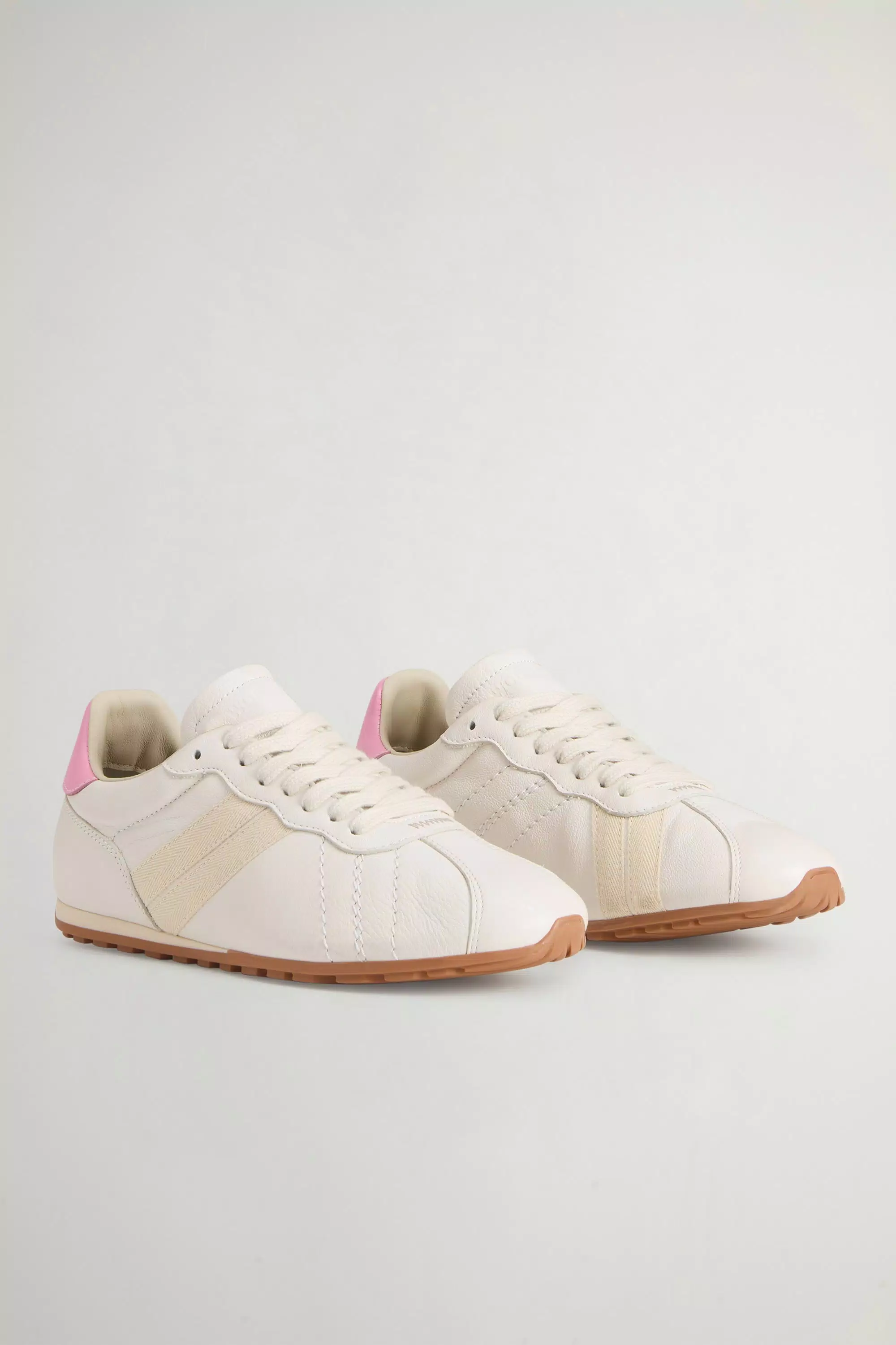 Zapatillas planas de piel de ternera con bandas laterales - Blanco roto