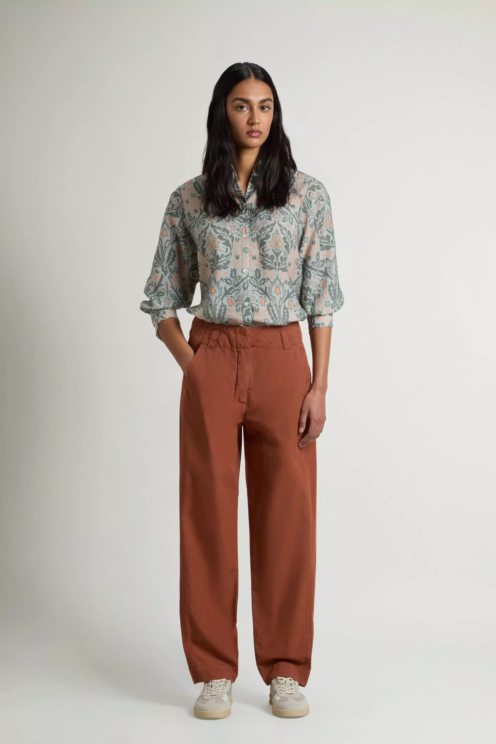 Pantalones de zanahoria teñidos en tejido de popelín de algodón puro - Acorn