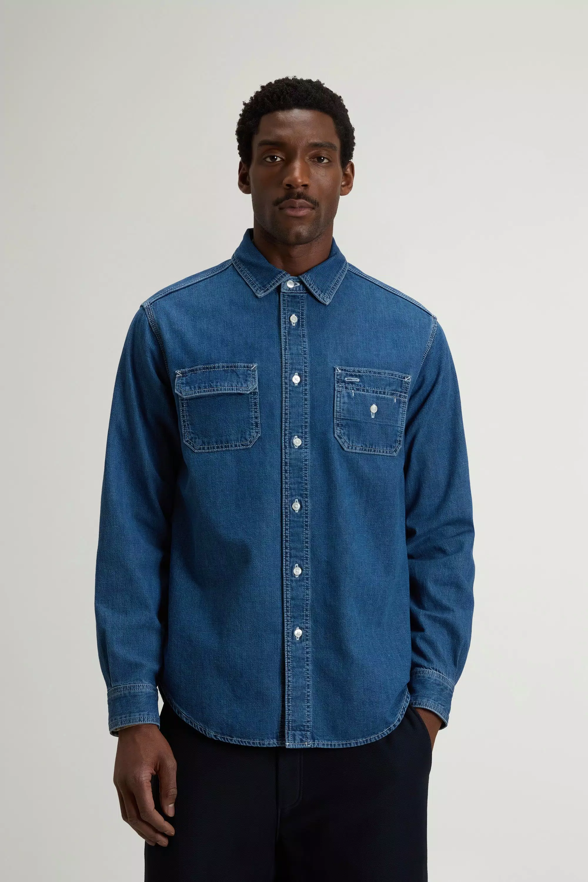 Camisa de denim de algodón puro ligero - Azul índigo medio