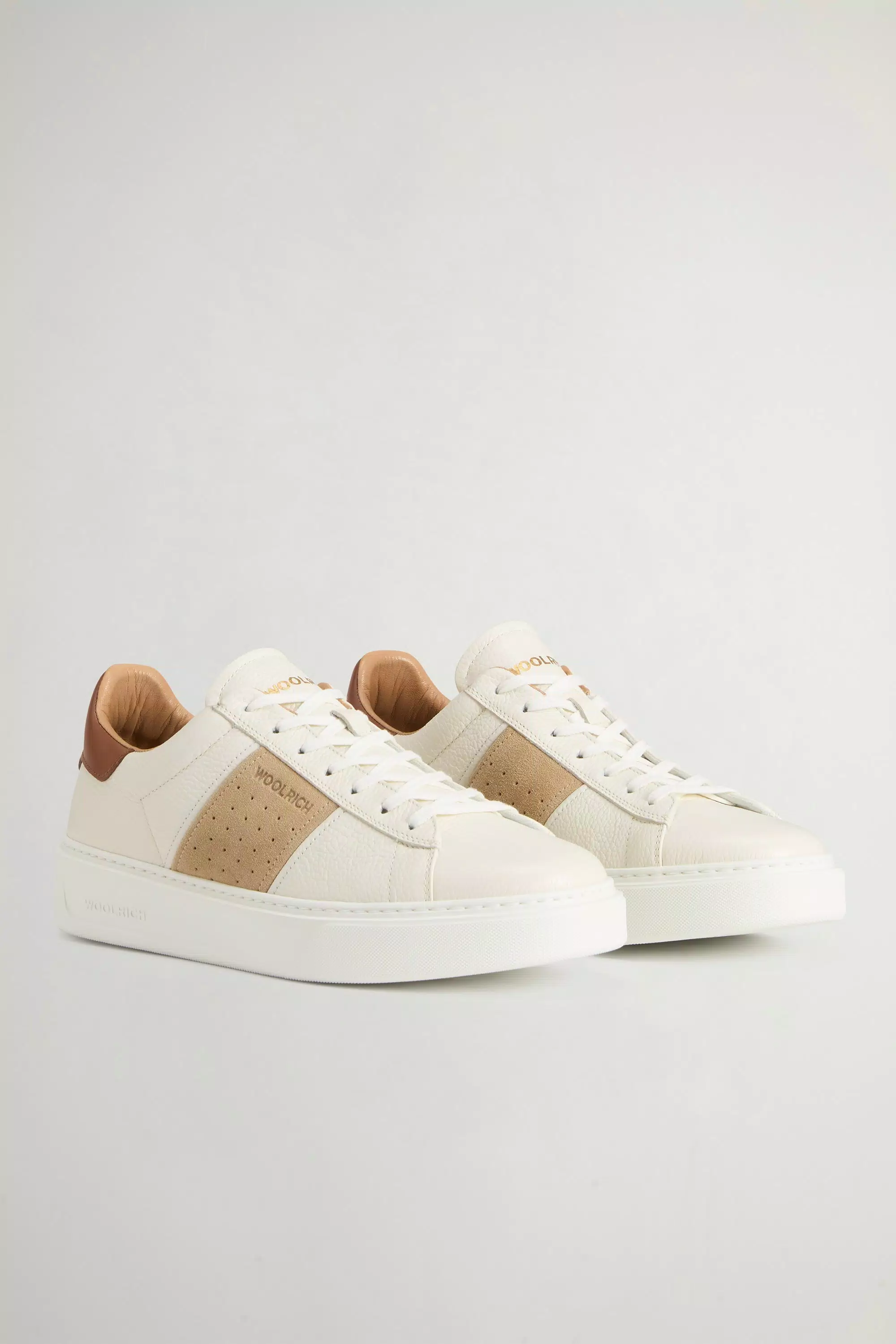 Zapatillas Clásicas de Cuero de Becerro con Detalles de Seda - Beige Of White
