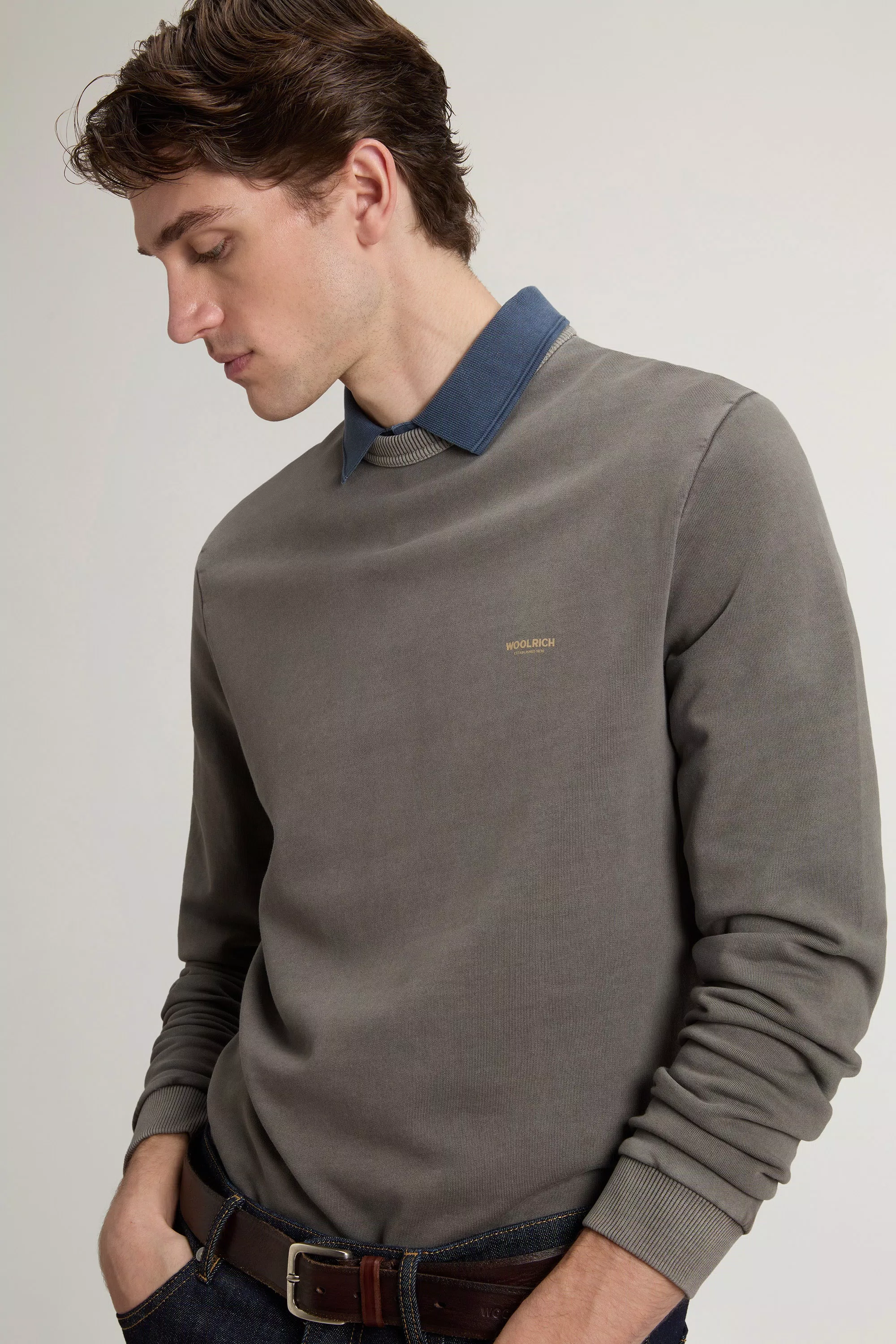 Sudadera con cuello redondo teñida en tejido 100 % algodón con logo - Oliva fumé desgastado