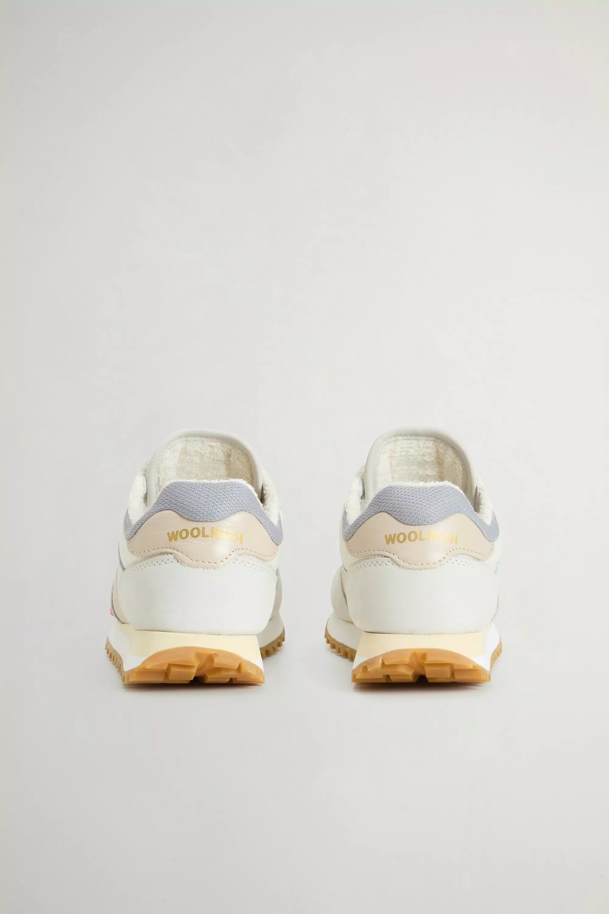 Zapatillas de Grava en Nylon con Insertos de Cuero y Suela de Gamuza - Crema Batida Crema Batida