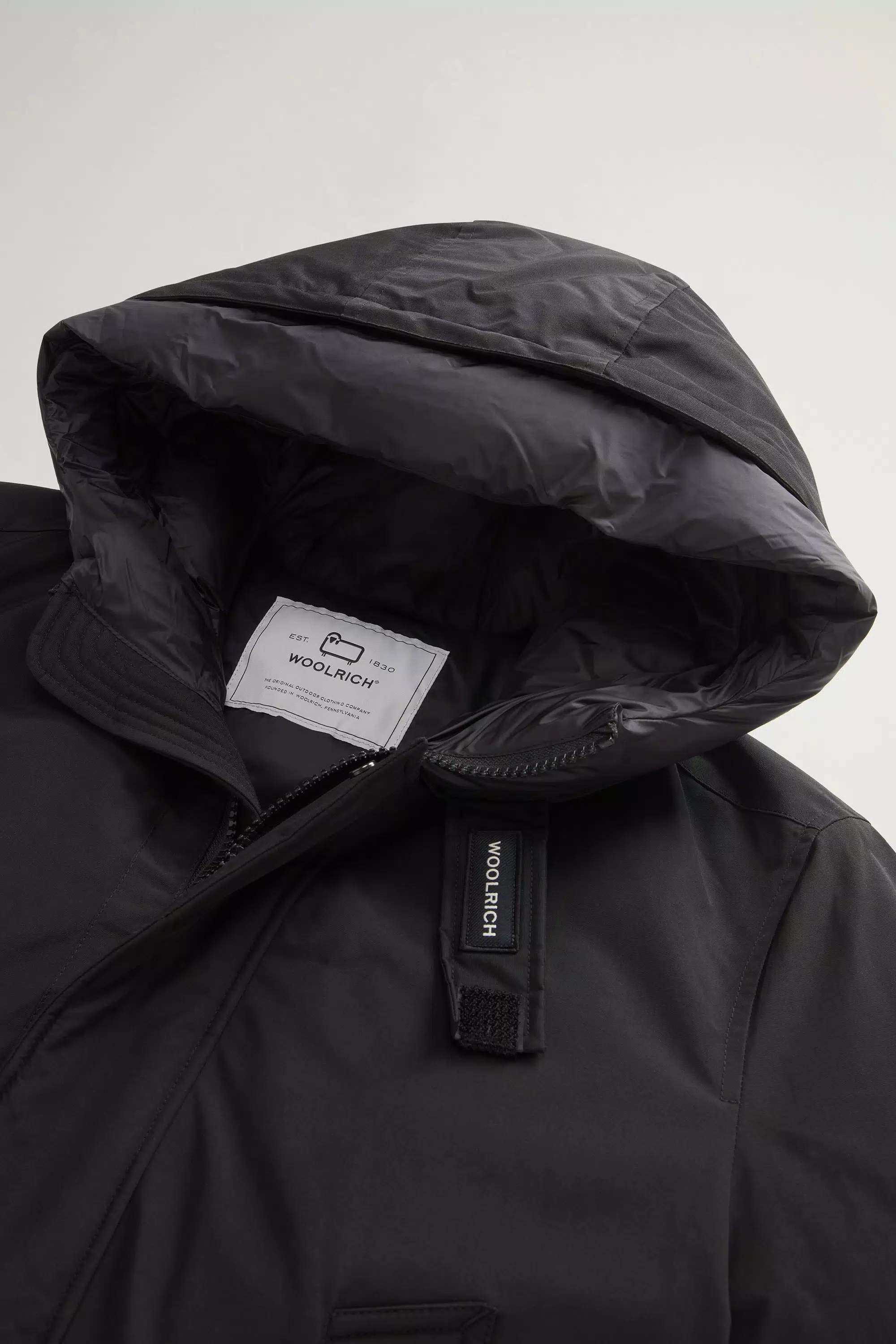 Parka Polar en Tela Ramar con Cuello Alto - Negro