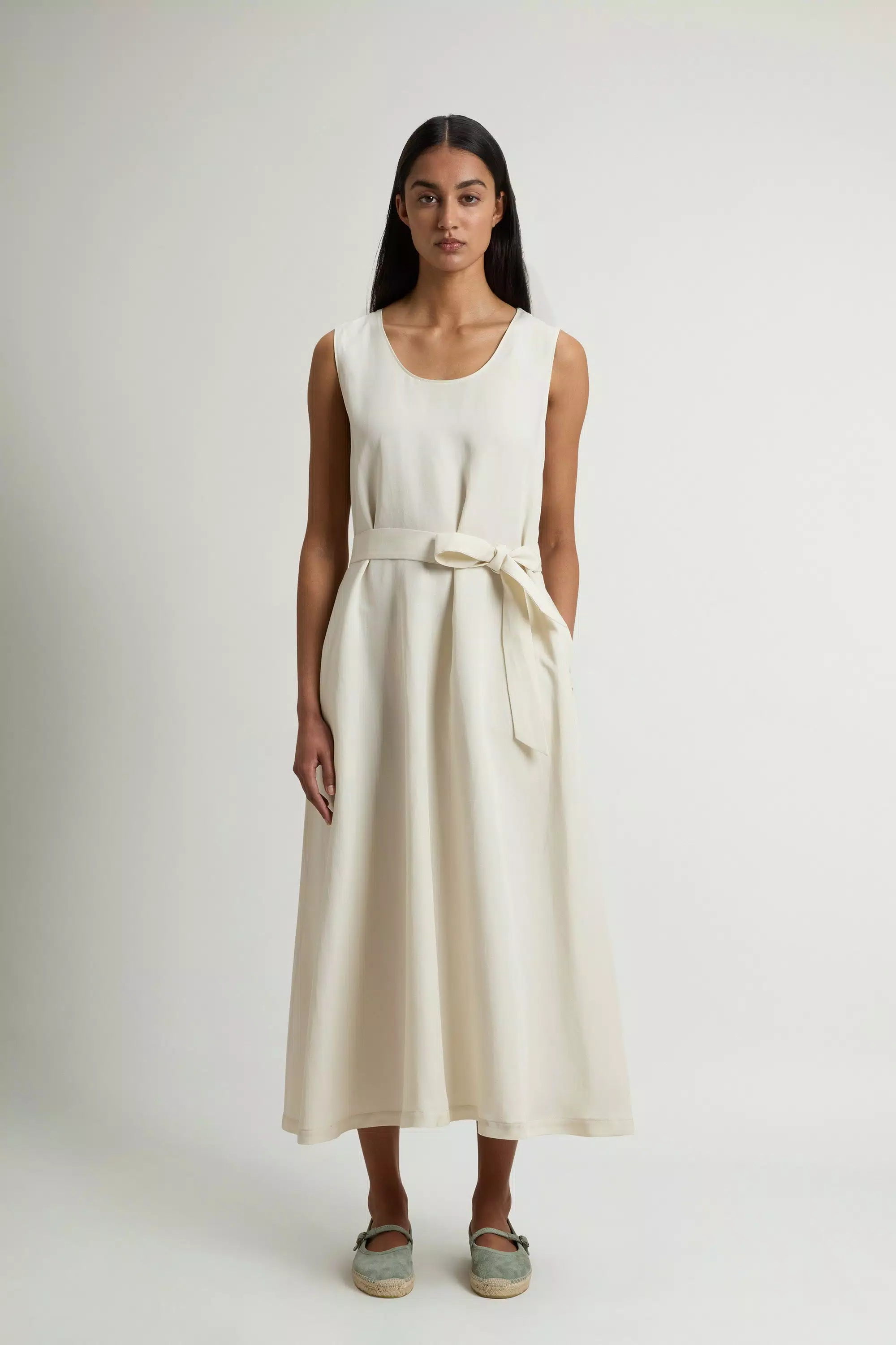 Vestido sin mangas en mezcla de lino con cinturón - Crema Leche