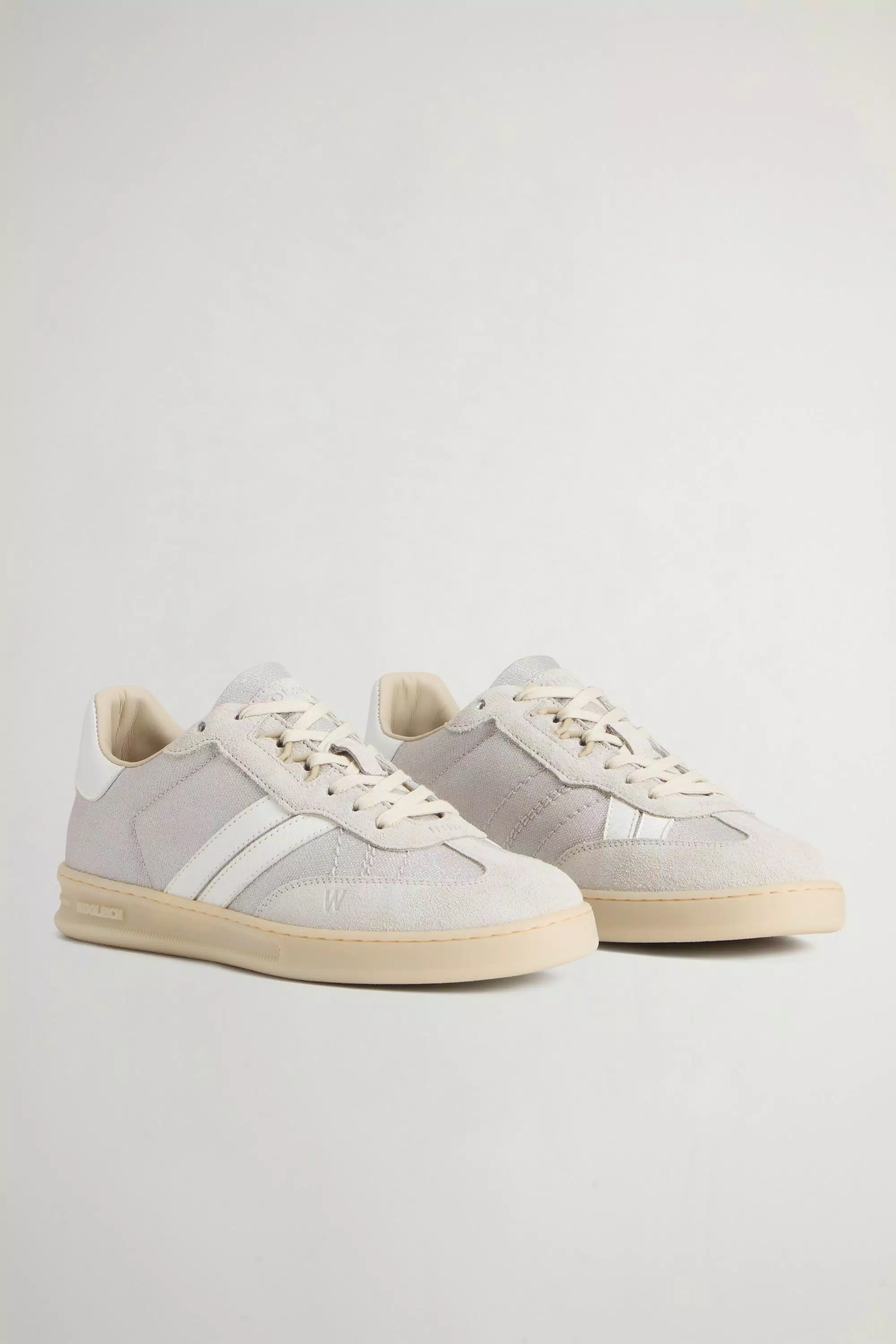 Zapatillas Deportivas Doubleu con Laminado y Detalles de Gamuza - Gris Plata